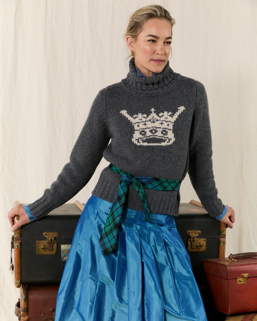 The Crown MOLOH Neck Grey