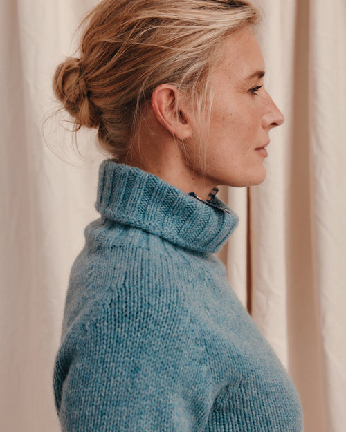 MOLOH Neck Oribe