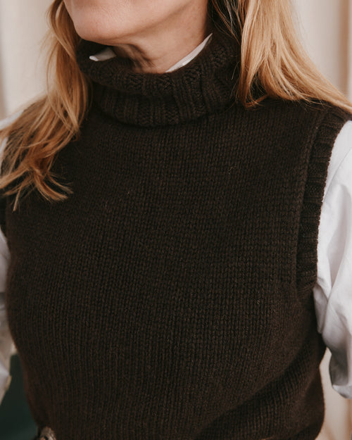 MOLOH Neck Sleeveless Chocolate