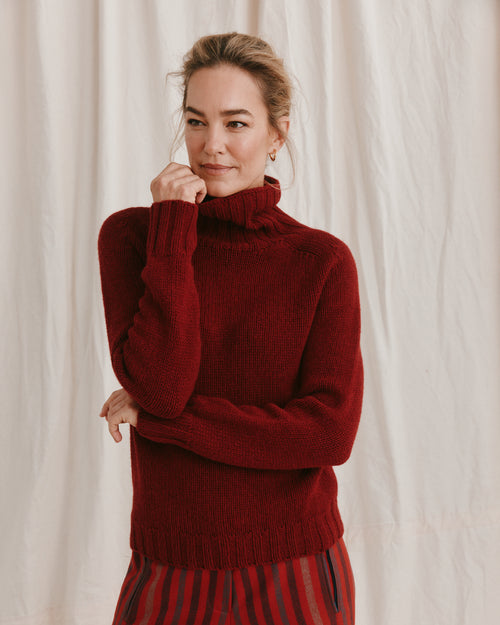 MOLOH Neck Russet Red