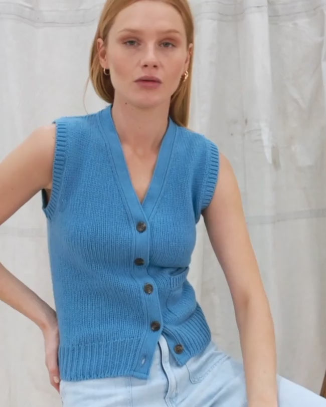 MOLOH knitted Waistcoat Teal